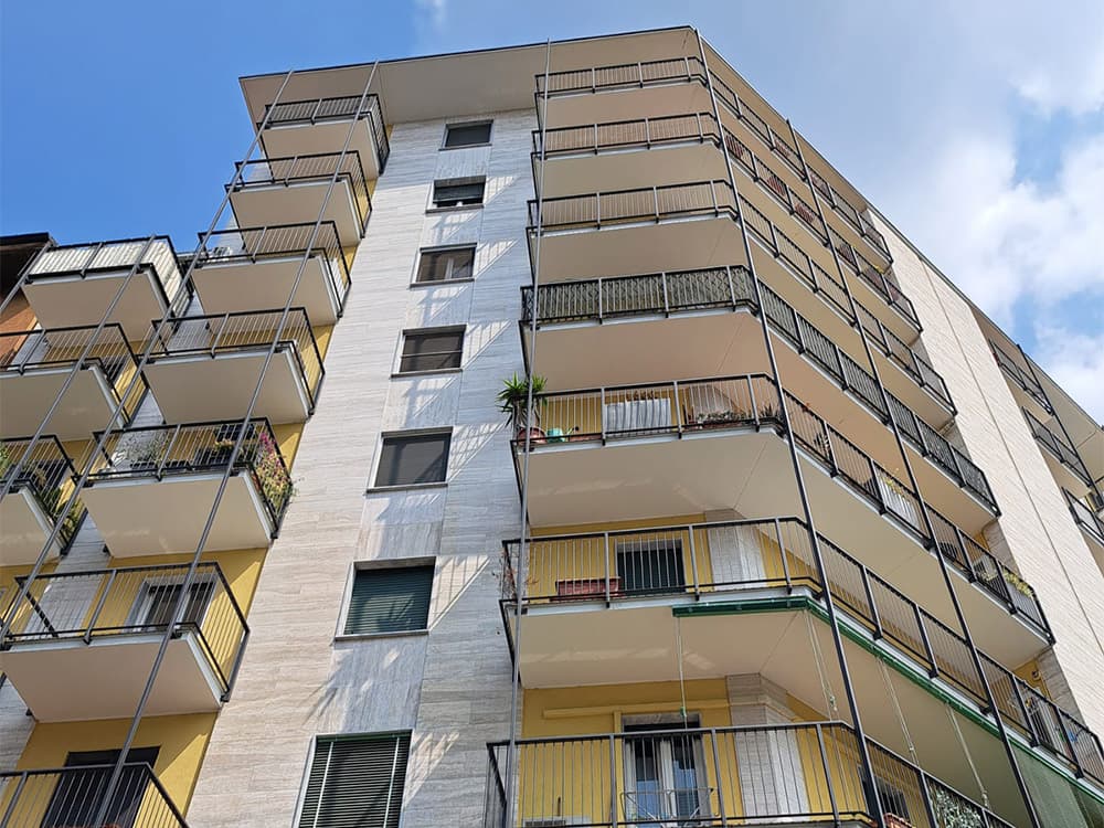 Cantiere in Piazzale Siena Milano. Ristrutturazione facciata. Dopo i lavori